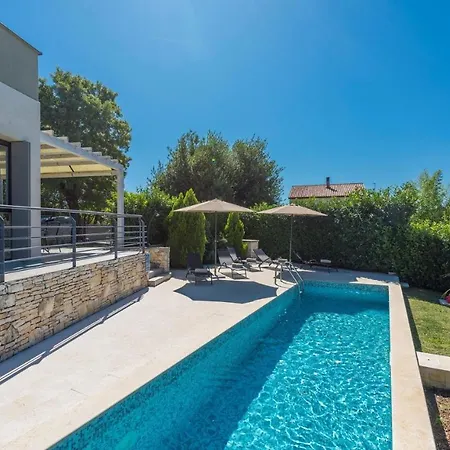 Casa En.ro * Butkovići